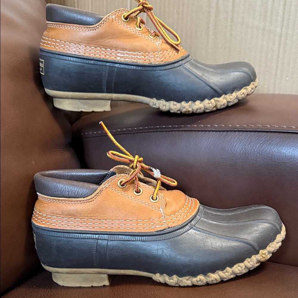 L.L. Bean Brown and Black Duck Boots vintage! size:DM on bottom
